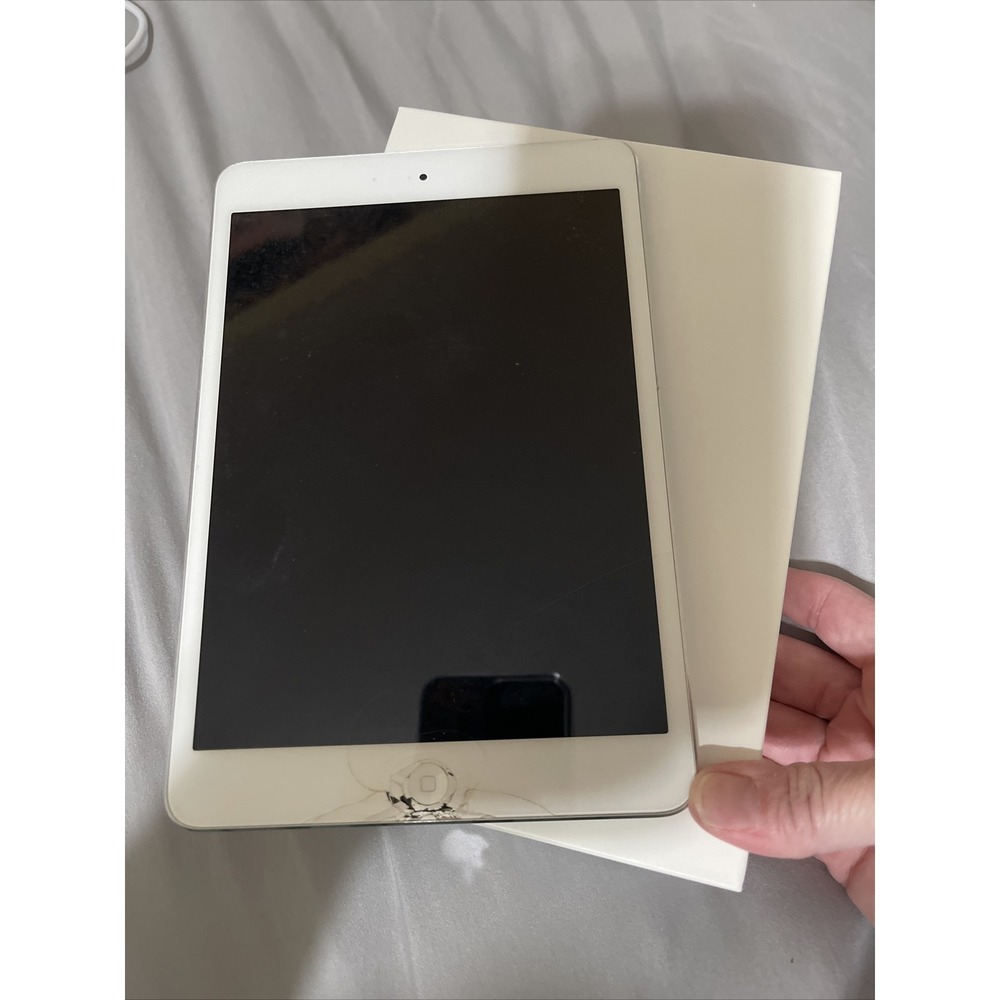 Apple iPad Mini 2nd Gen 7.9in 32GB Wi-Fi / ME280LL/A Silver **Cracked (Drew)